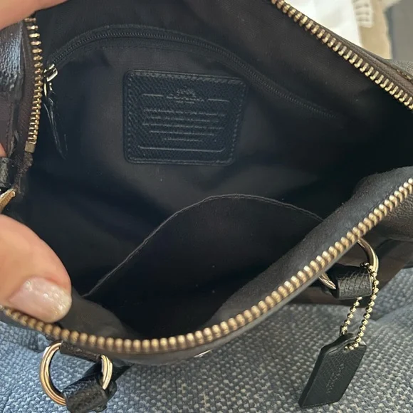 Authentic Coach Purse/crossbody - Picture 3 of 6